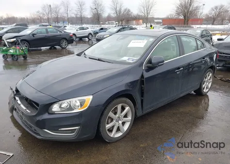 2016 Volvo S60 T5 Premier z USA, uszkodzony, nr VIN YV1612TK8G2405385